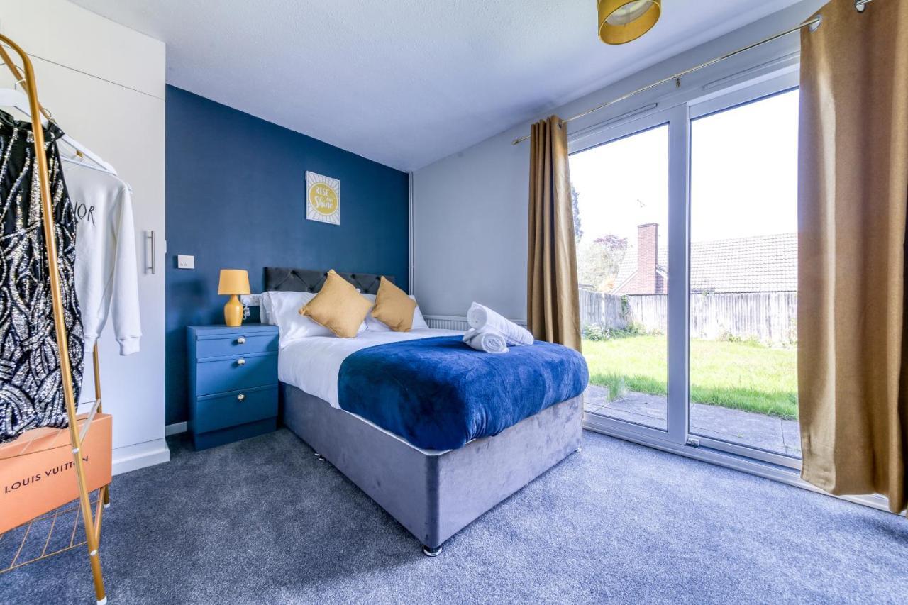 Contemporary 4 Bedroom Detached House With Parking And City Links Croydon Eksteriør bilde